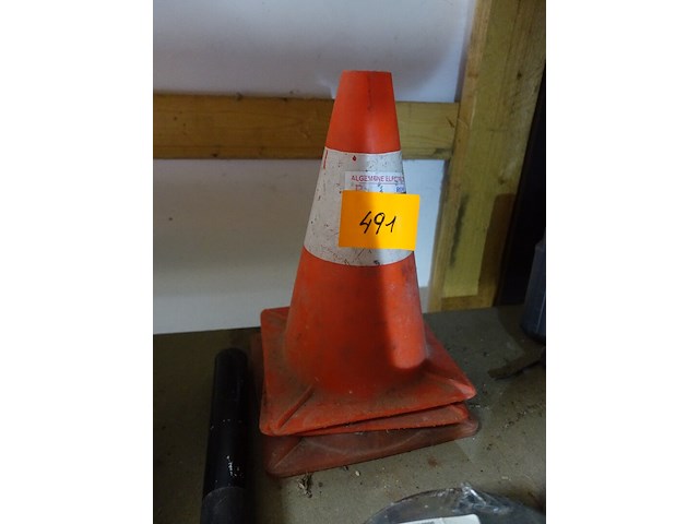 Verkeerskegels - afbeelding 1 van  1