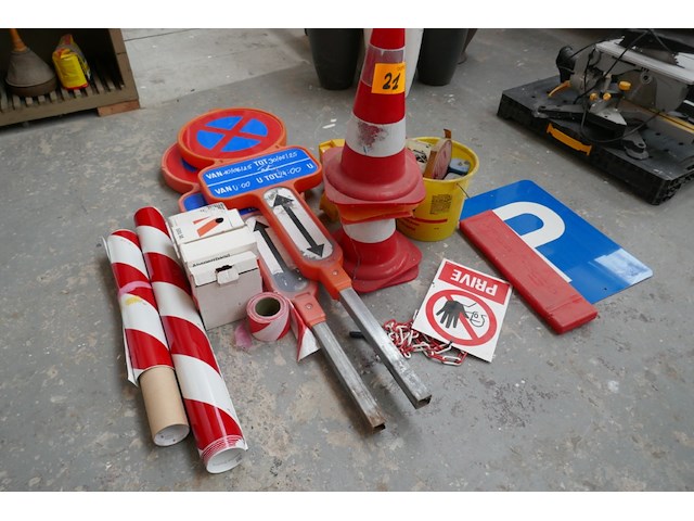 Verkeersmateriaal - afbeelding 1 van  4