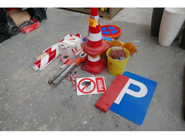 Verkeersmateriaal - afbeelding 2 van  4