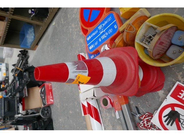 Verkeersmateriaal - afbeelding 4 van  4