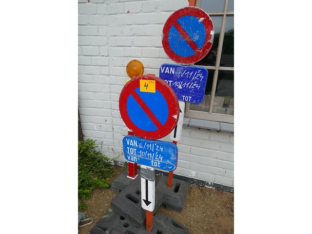 Verkeersmateriaal - afbeelding 1 van  3