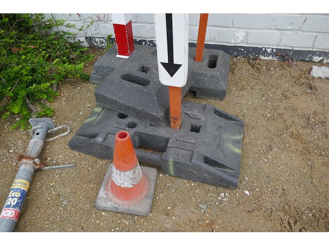 Verkeersmateriaal - afbeelding 2 van  3