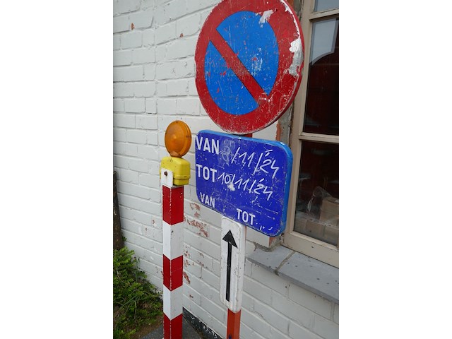 Verkeersmateriaal - afbeelding 3 van  3