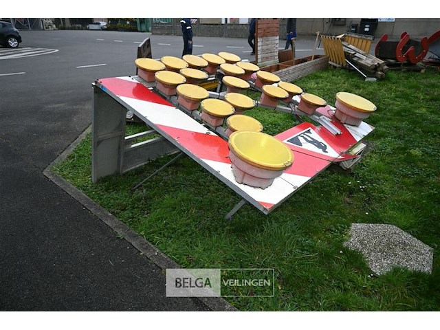 Verkeerssignalisatie - afbeelding 1 van  6