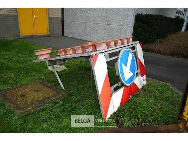 Verkeerssignalisatie - afbeelding 3 van  6