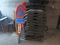 Verkeersverkeer met parkeerborden - afbeelding 2 van  3