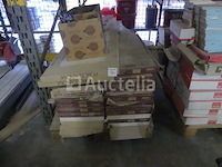 Verkoop van diverse tegels - afbeelding 1 van  10