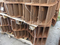 Verkoop van diverse zigzag betonnen afstandhouders - afbeelding 1 van  5