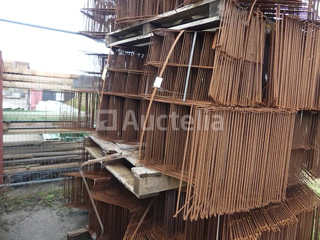 Verkoop van diverse zigzag betonnen afstandhouders - afbeelding 1 van  4