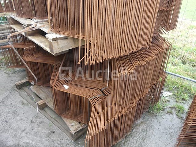 Verkoop van diverse zigzag betonnen afstandhouders - afbeelding 4 van  4