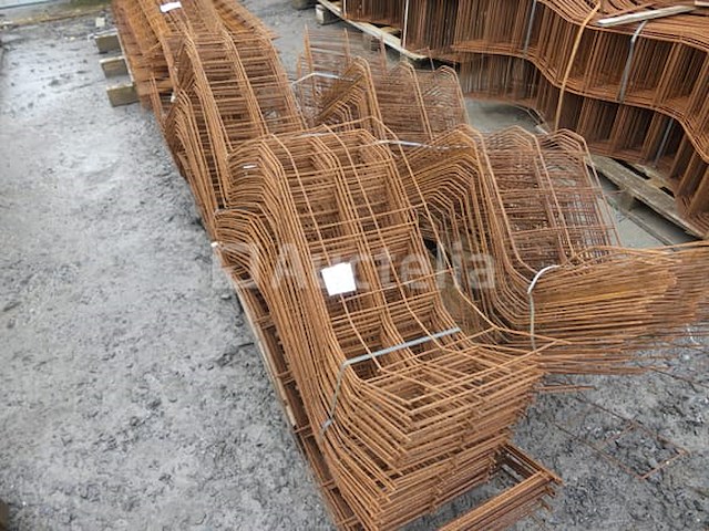 Verkoop van diverse zigzag betonnen afstandhouders - afbeelding 1 van  3