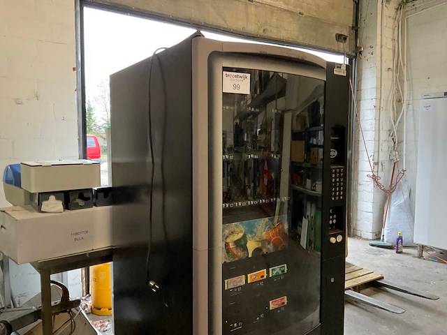 Verkoopautomaat snoep drank - afbeelding 7 van  7