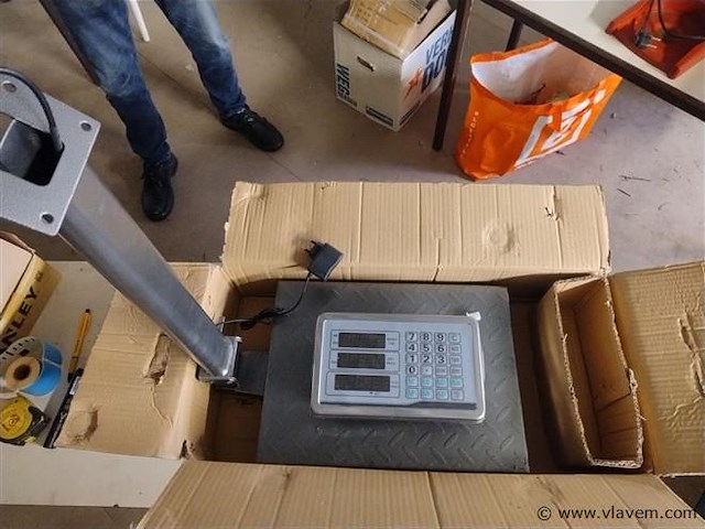 Verkoopweegschaal nieuw in doos - afbeelding 1 van  2