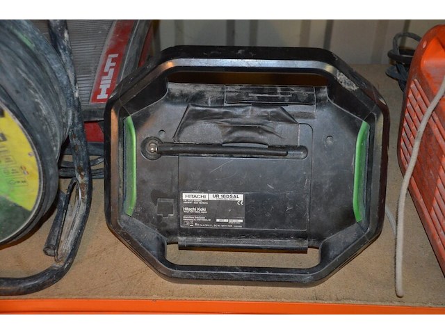 Verlengkabel op haspel lumx 40m, werflamp hilti opus maxi, werfradio hitachi ur18dsal - afbeelding 3 van  12