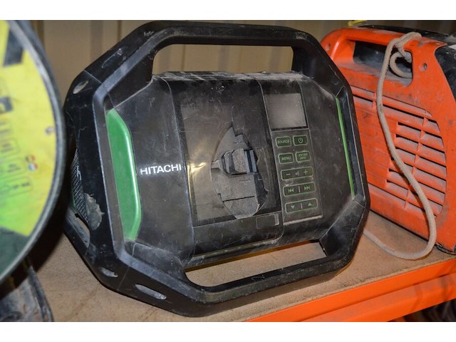 Verlengkabel op haspel lumx 40m, werflamp hilti opus maxi, werfradio hitachi ur18dsal - afbeelding 12 van  12
