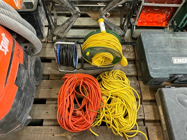 Verlengkabelhaspels en -snoer (4x) - afbeelding 1 van  5