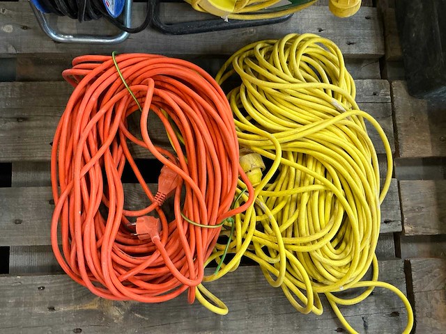 Verlengkabelhaspels en -snoer (4x) - afbeelding 2 van  5