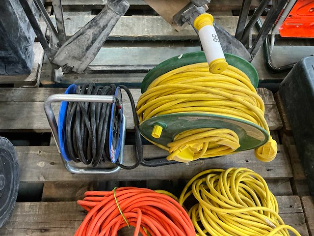 Verlengkabelhaspels en -snoer (4x) - afbeelding 3 van  5