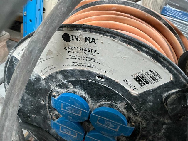 Verlengkabelhaspels en verdeelstekkers (7x) - afbeelding 7 van  7