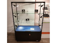 Verlichte swarovski-vitrine met slot en sleutel - afbeelding 3 van  5