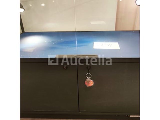 Verlichte swarovski-vitrine met slot en sleutel - afbeelding 5 van  5