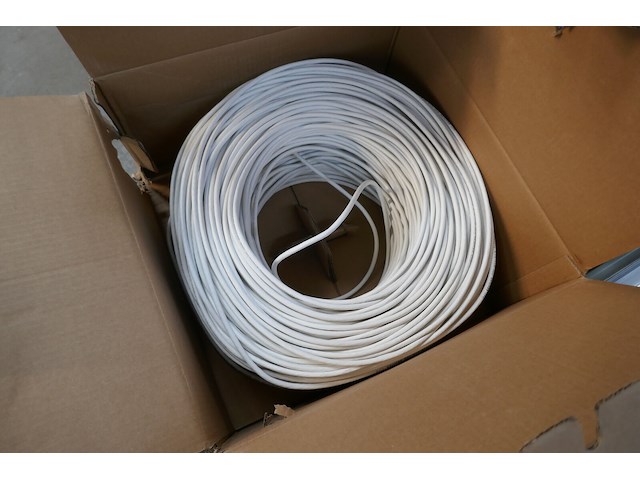 Verlichtingsarmaturen + network kabel - afbeelding 3 van  4