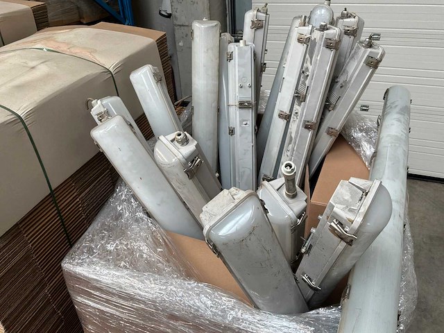 Verlichtingsarmatuur (19x) - afbeelding 3 van  3