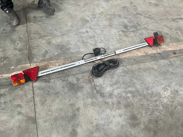 Verlichtingsbalk met 10 meter kabel - afbeelding 1 van  4