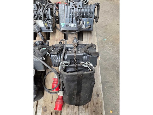 Verlinde - elektrische kettingtakel (4x) + sturing - afbeelding 6 van  10