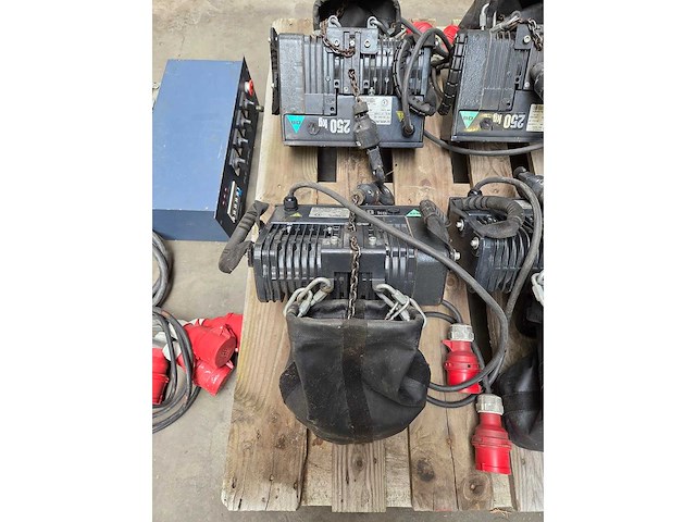 Verlinde - elektrische kettingtakel (4x) + sturing - afbeelding 7 van  10