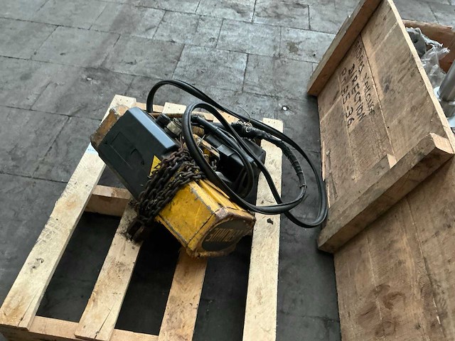 Verlinde elektrische kettingtakel - afbeelding 2 van  3