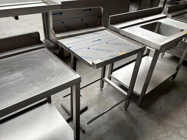 Vermandere uitgangstafel rechts rvs - afbeelding 1 van  4