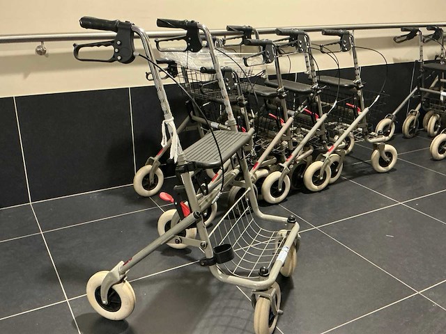 Vermeiren rollators (5x) - afbeelding 1 van  2