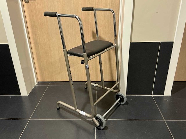 Vermeiren tweewiel rollator (4x) - afbeelding 1 van  2