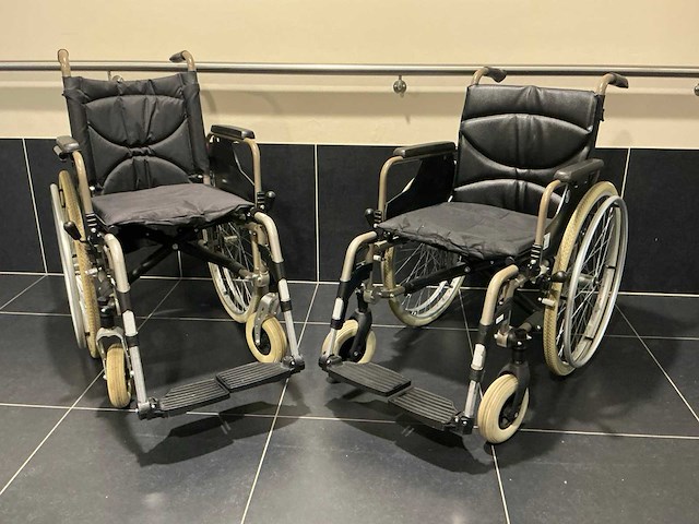 Vermeiren v200 rolstoel (2x) - afbeelding 1 van  4