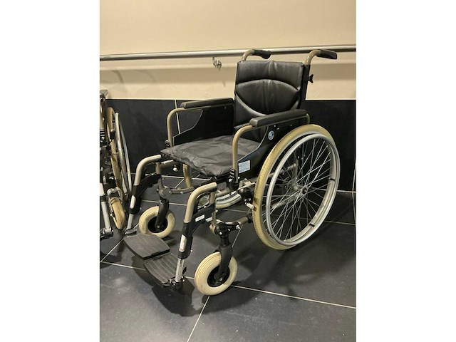 Vermeiren v200 rolstoel (2x) - afbeelding 2 van  4