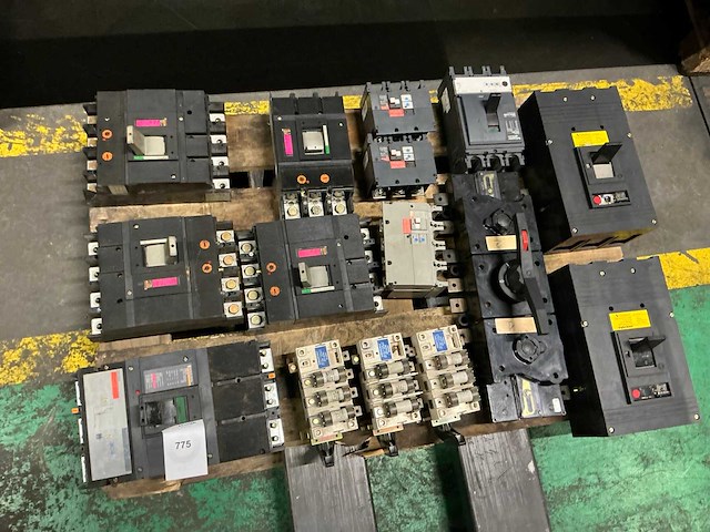 Vermogensschakelaar (8x) - afbeelding 2 van  7