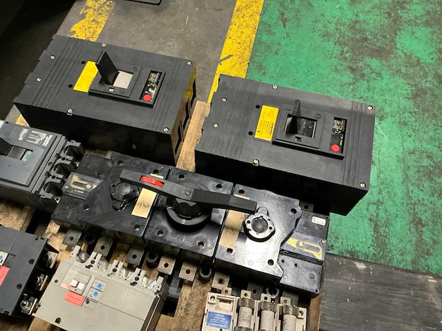 Vermogensschakelaar (8x) - afbeelding 6 van  7