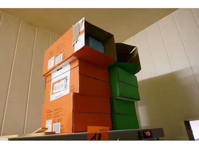 Verpakkingsmateriaal en voedingswaren - afbeelding 2 van  7