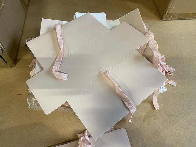 Verpakkingsmateriaal (geschenkbon) +/- 40st - afbeelding 3 van  3