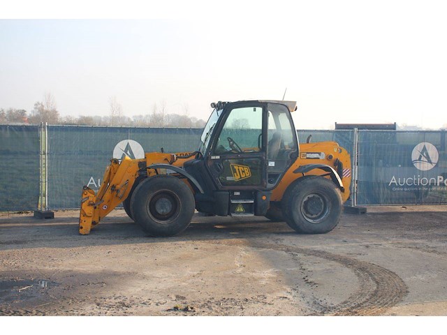 Verreiker jcb 541-70 diesel 4100kg 7m - afbeelding 1 van  1