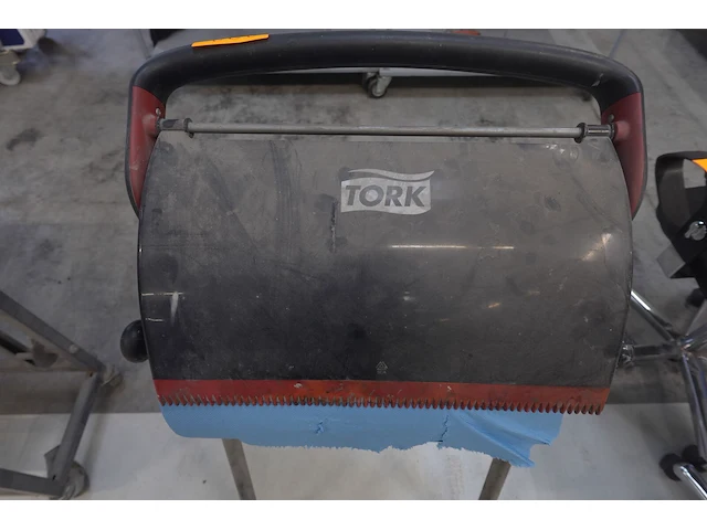 Verrijbare papierdispenser tork - afbeelding 3 van  3