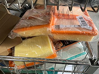 Verrijdbaar draadrek met inhoud - afbeelding 10 van  21