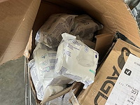 Verrijdbaar draadrek met inhoud - afbeelding 20 van  21