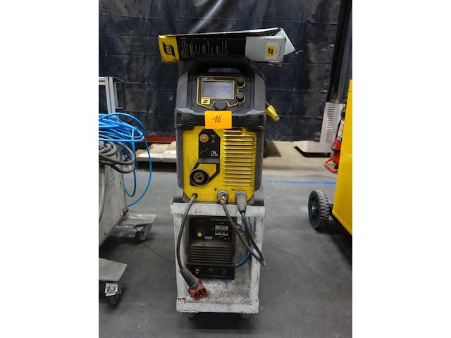 Verrijdbaar lasapparaat esab + plasmasnijder stamos germany - afbeelding 13 van  14