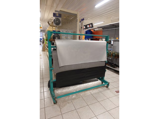 Verrijdbaar metalen afrolrek - afbeelding 1 van  2