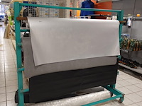 Verrijdbaar metalen afrolrek - afbeelding 1 van  2