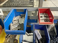 Verrijdbaar opbergrek met inhoud - afbeelding 4 van  7