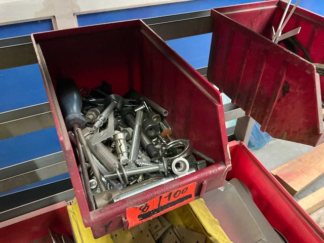 Verrijdbaar opbergrek met inhoud - afbeelding 5 van  7