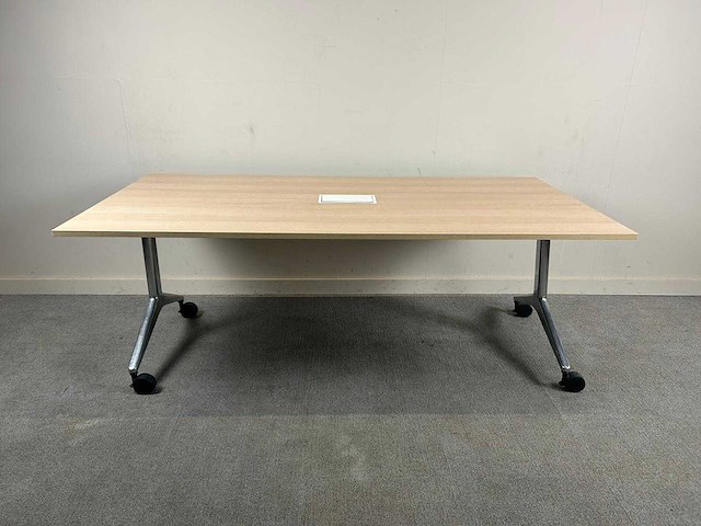 Verrijdbaar-opklapbaar - vergadertafel - afbeelding 1 van  8
